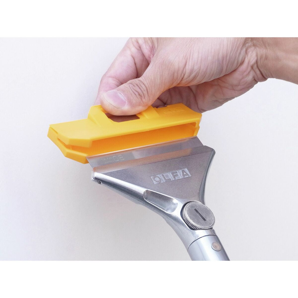 Grattoir à lame Olfa 18 X 0,5 MM 18 mm