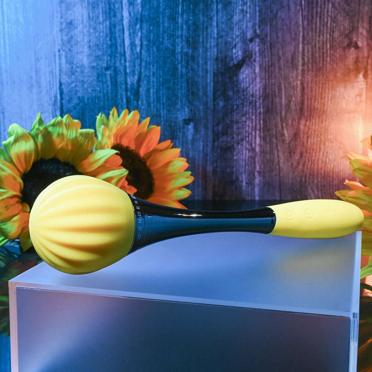 Masseur Gender X Gender X Jaune