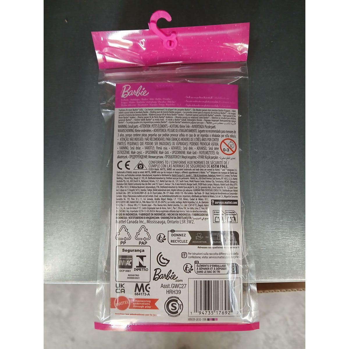 Vêtements de poupée Mattel 900 GWD96