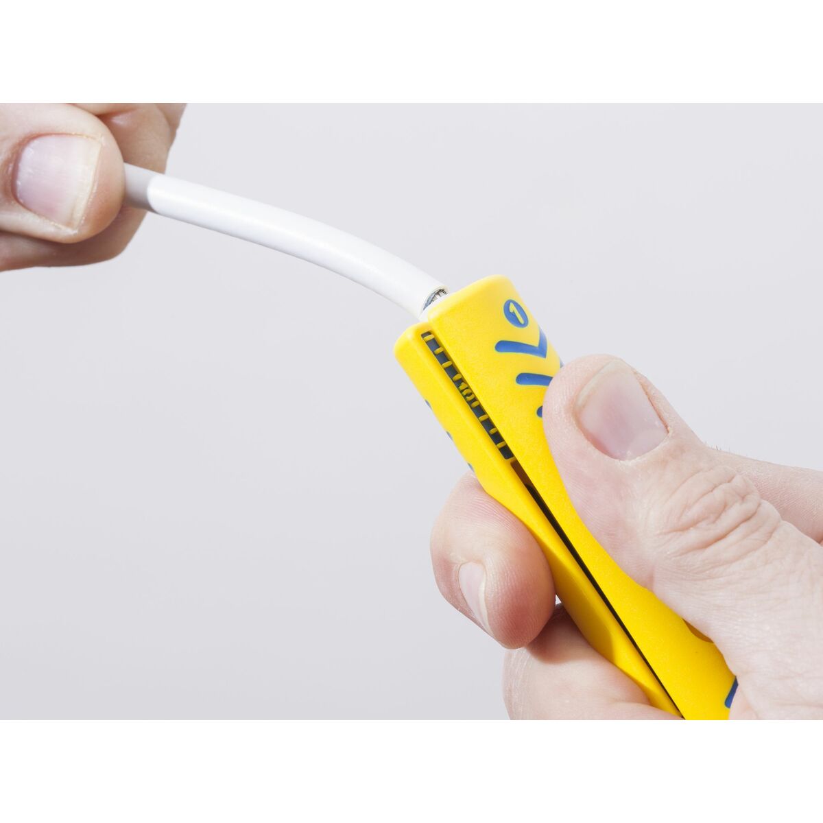 Pinces à dénuder JOKARI Secura Coaxi No. 1