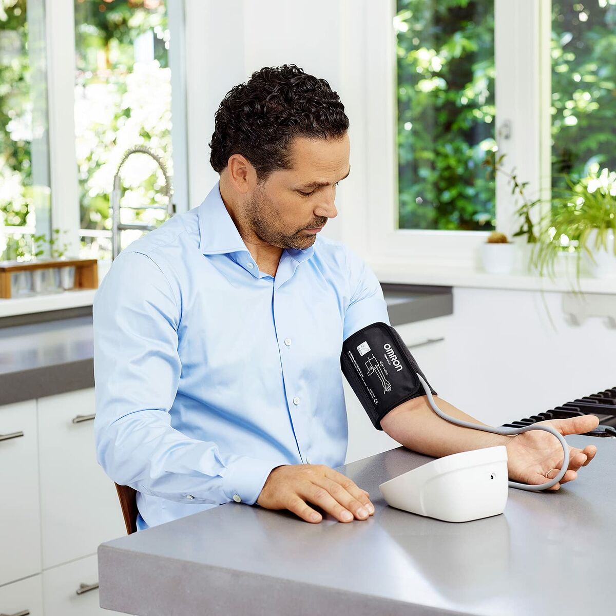 Tensiomètre bras Omron HEM-FL31-E