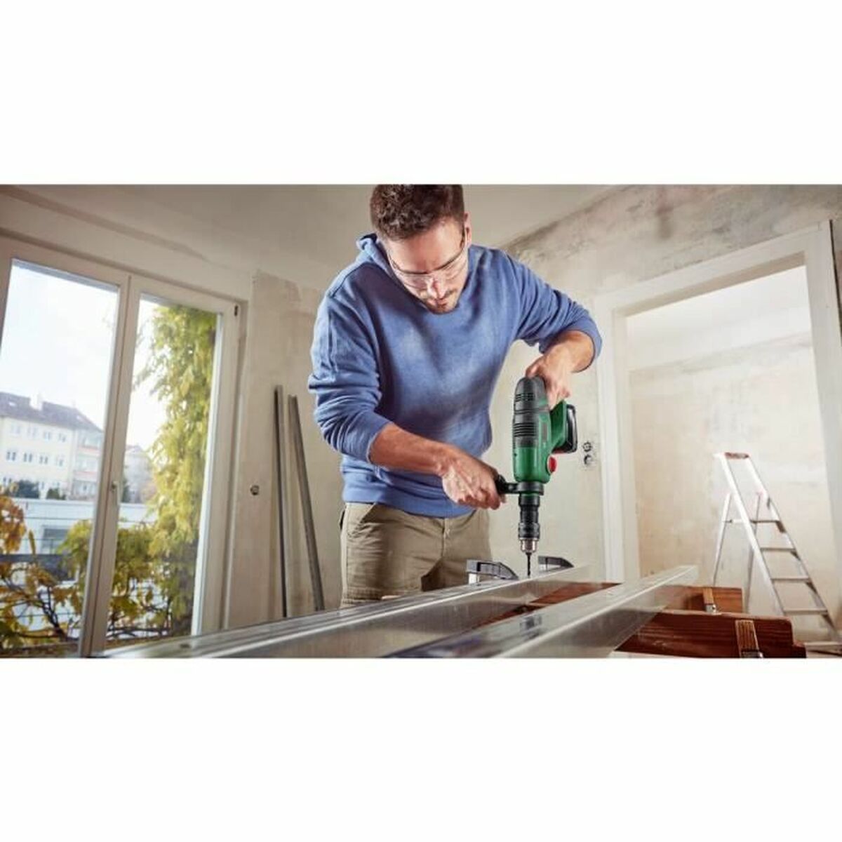 Perceuse à Percussion BOSCH UniversalHammer 18V 2,5 Ah
