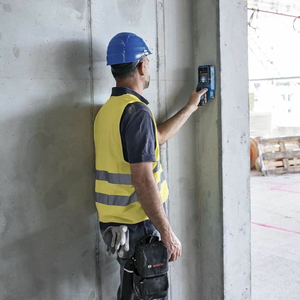 Détecteur de câbles et canalisations BOSCH D-Tech wall detector 200 C
