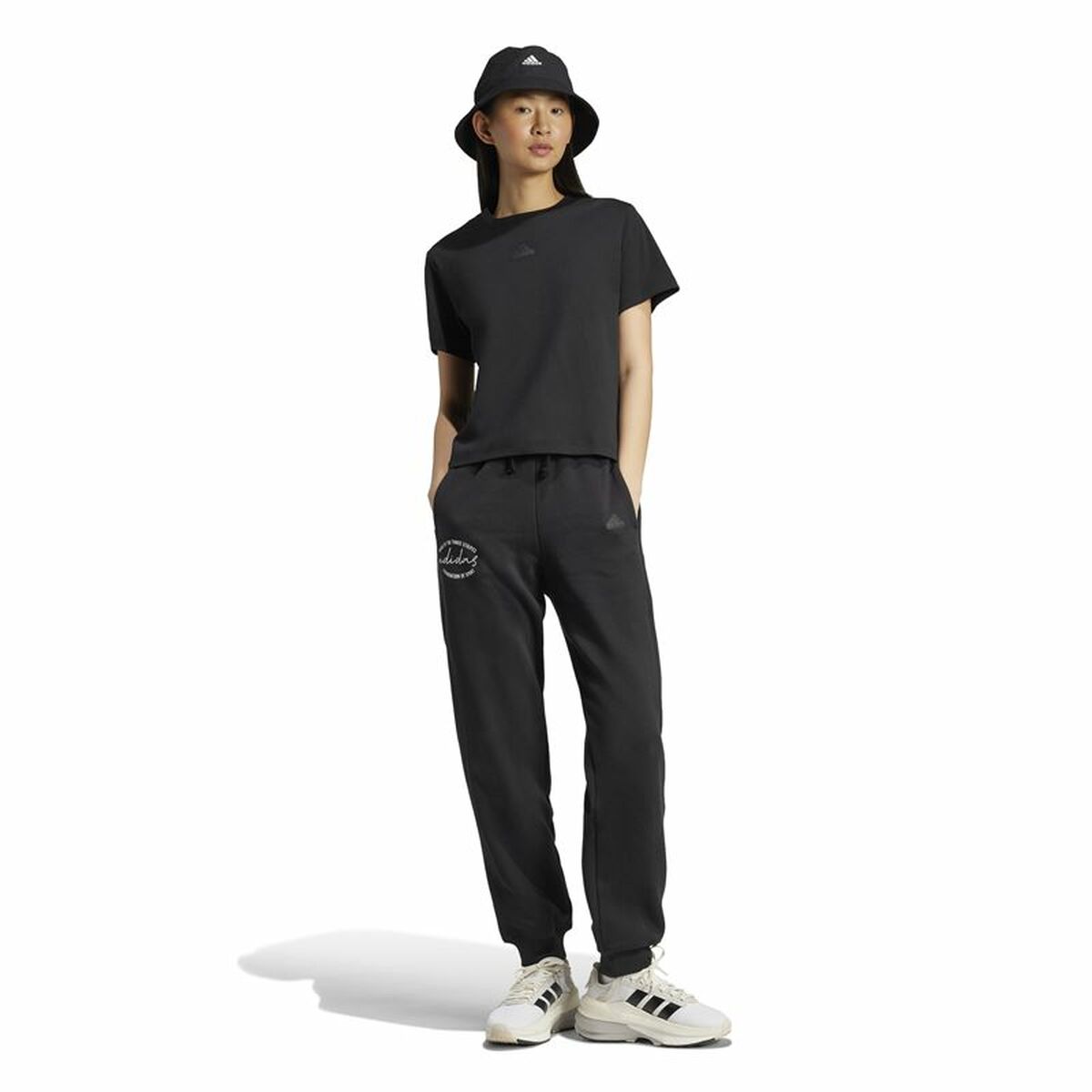 Pantalon de sport long Adidas Signature Graphic Print Fleece Loose Noir Femme