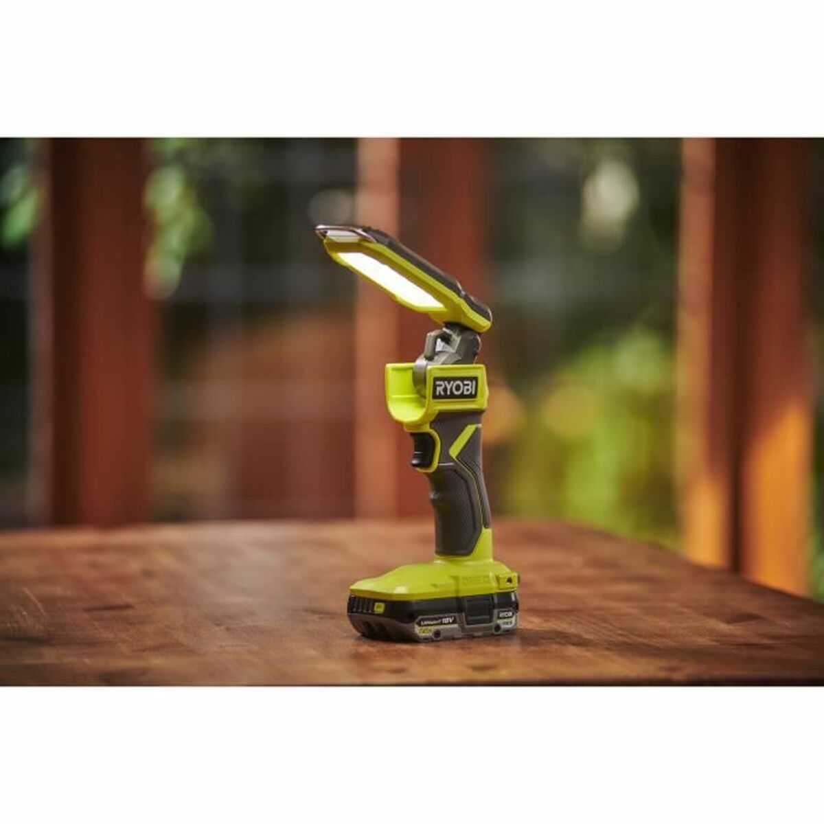 Lampe Torche LED Ryobi 100 Lm Vert Gris