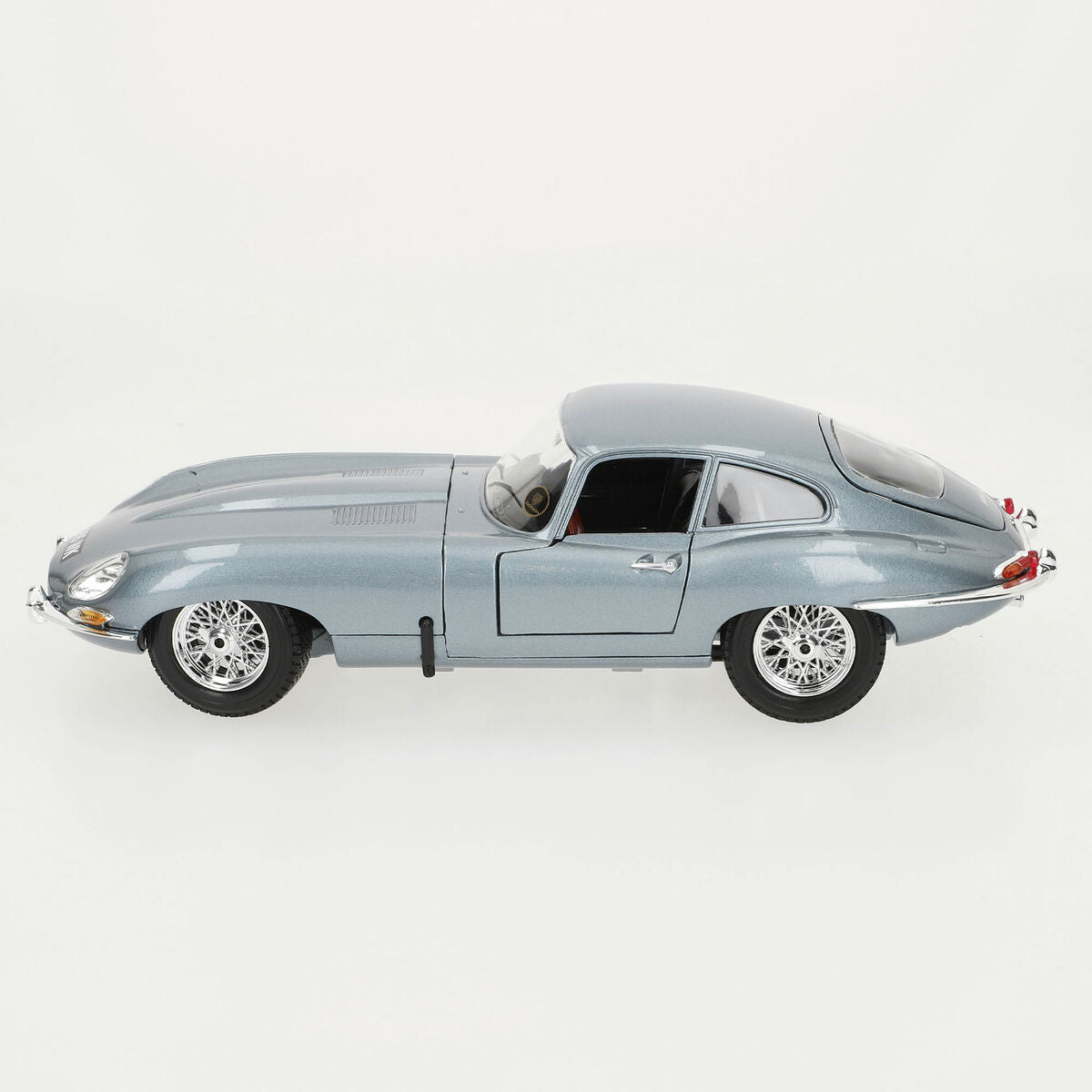 Voiture Bburago GT-Jaguar "E" Coupe (1961) 1:18