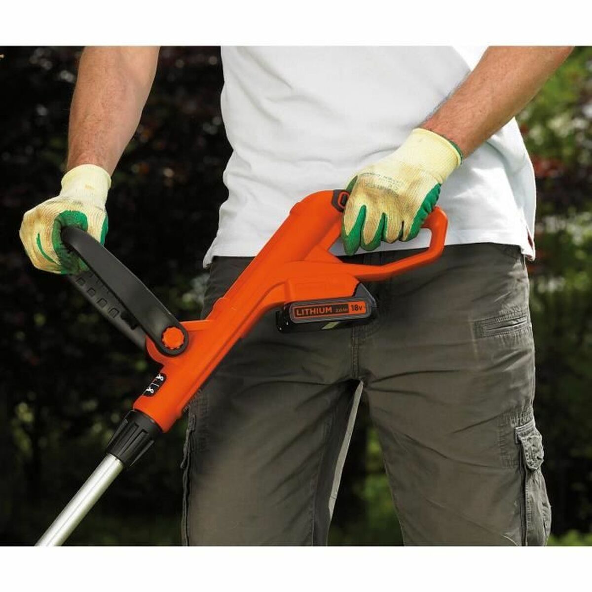 Taille-bordures Black & Decker GLC1823L20-QW 23 cm