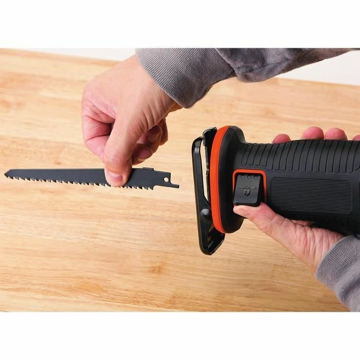 Montagne de sable Black & Decker BDCR18N-XJ 18 V