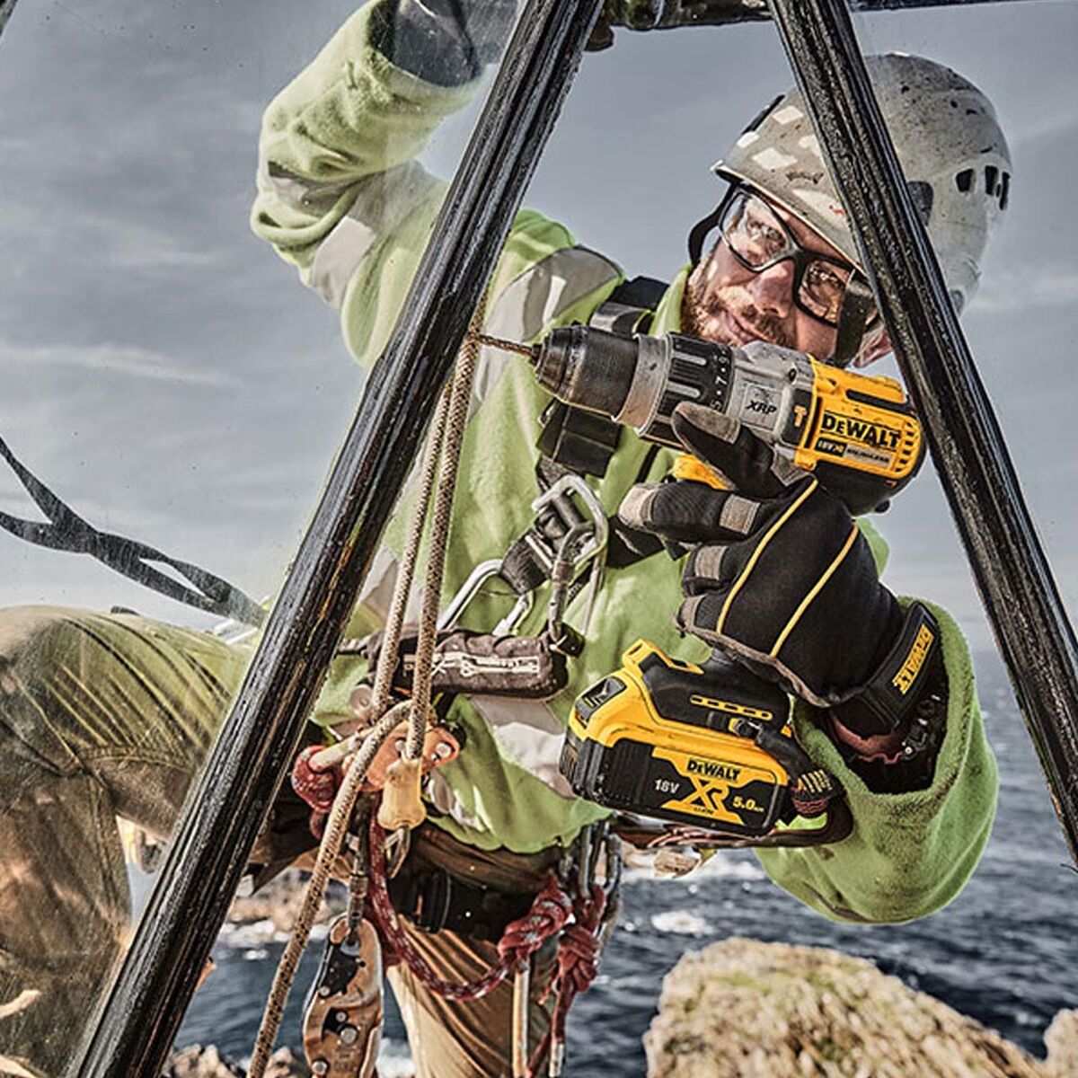 Tournevis électrique Dewalt DCD996P2 820 W