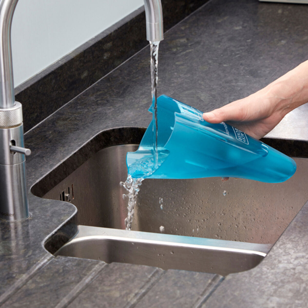 Aspirateur Manuel Cyclonique Black & Decker WDC 215WA