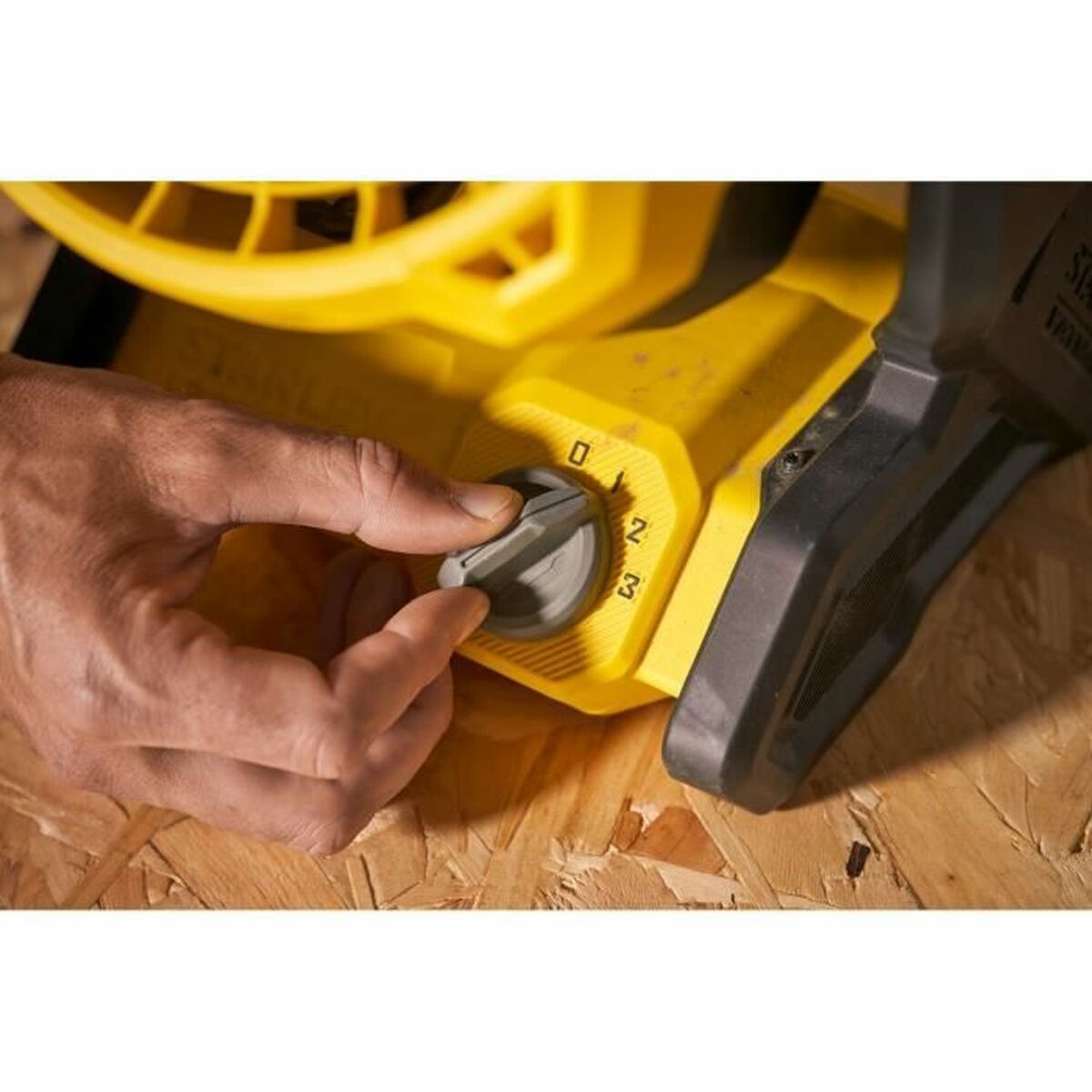 Ventilateur de Sol Stanley SFMCE001B-XJ