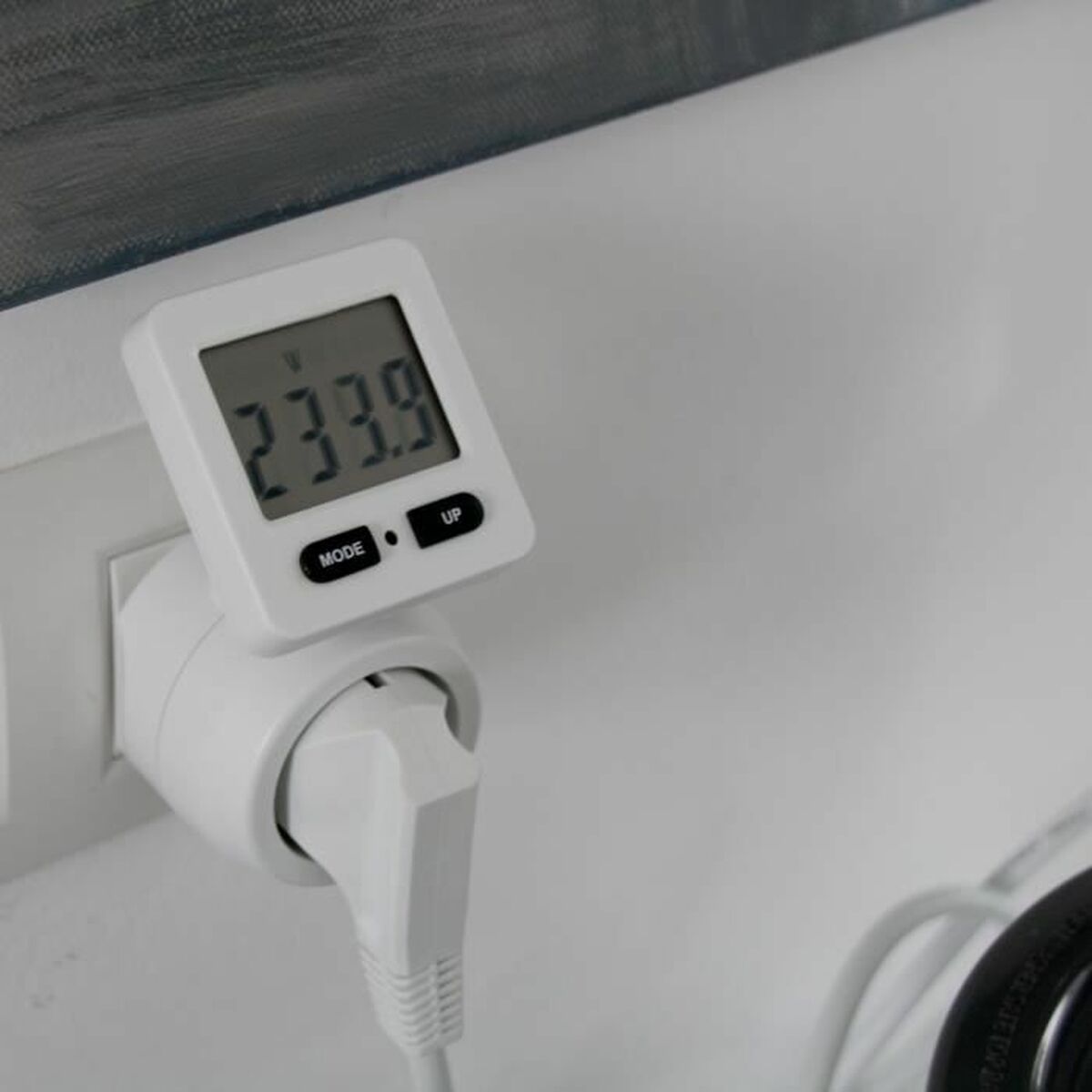 Prise électrique avec compteur de consommation Chacon 54351 Blanc