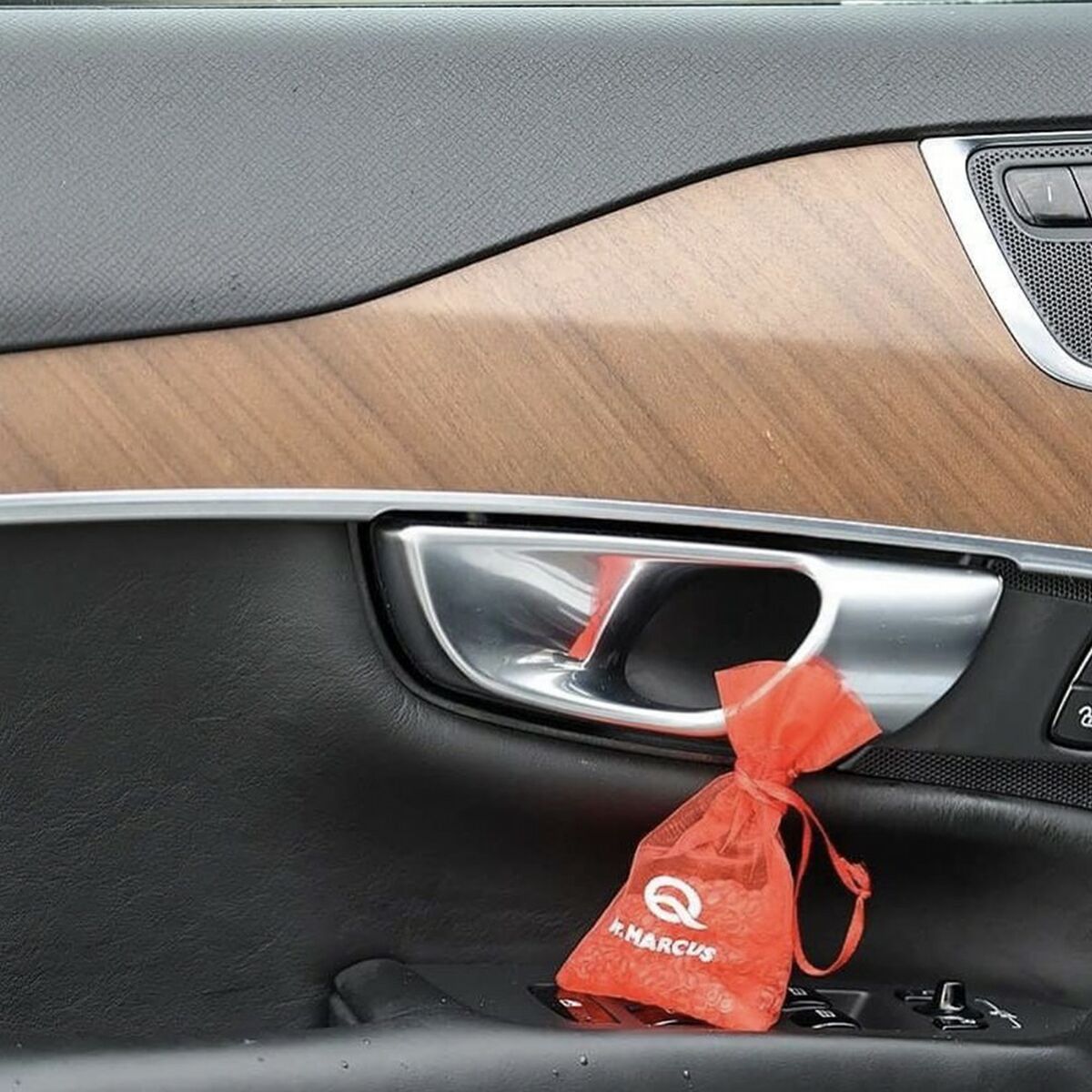 Désodorisant Pour Voiture Dr Marcus Fresh Bag Fruits rouges Parfum Pochette