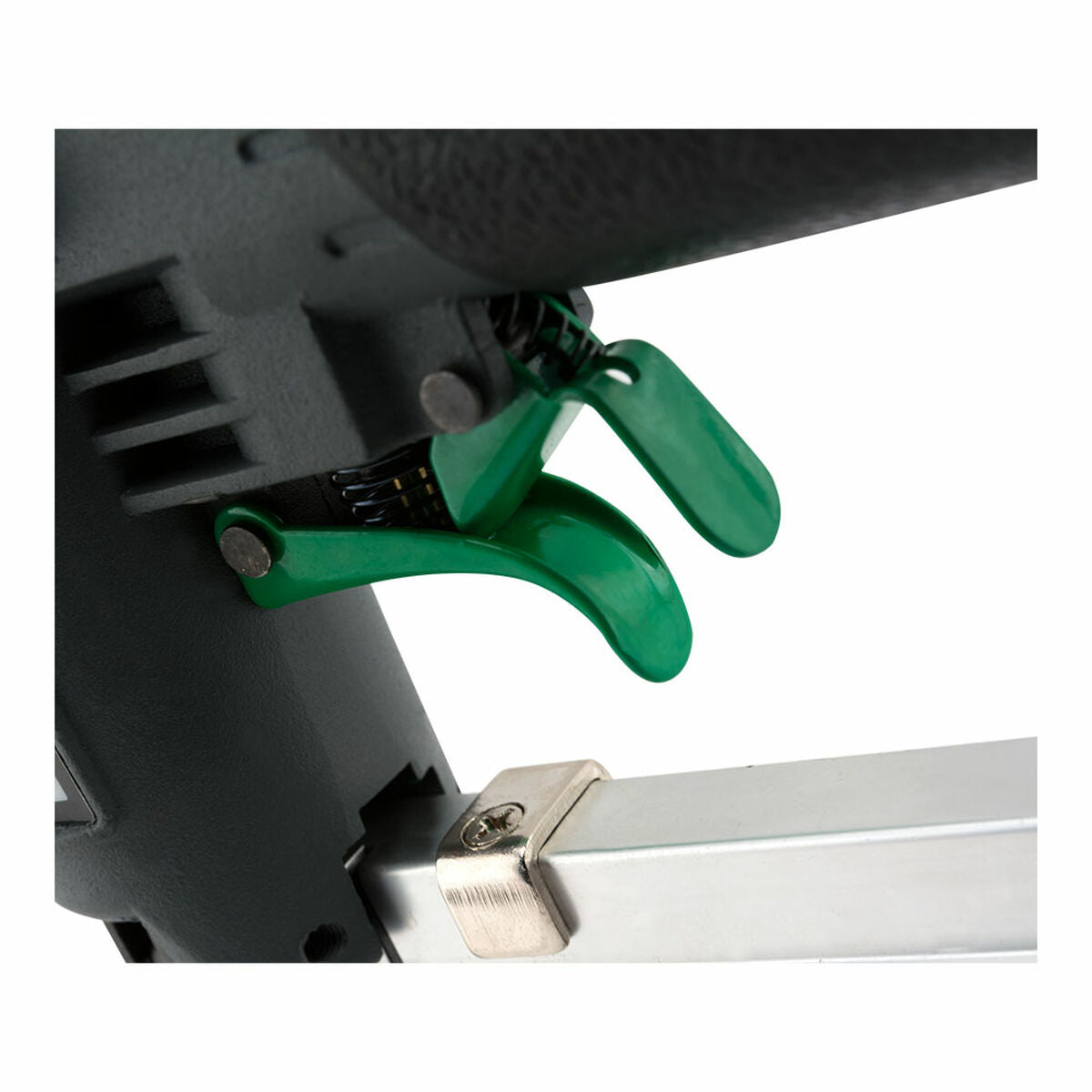 Cloueuse-agrafeuse pneumatique Salki CSK P06 Expert