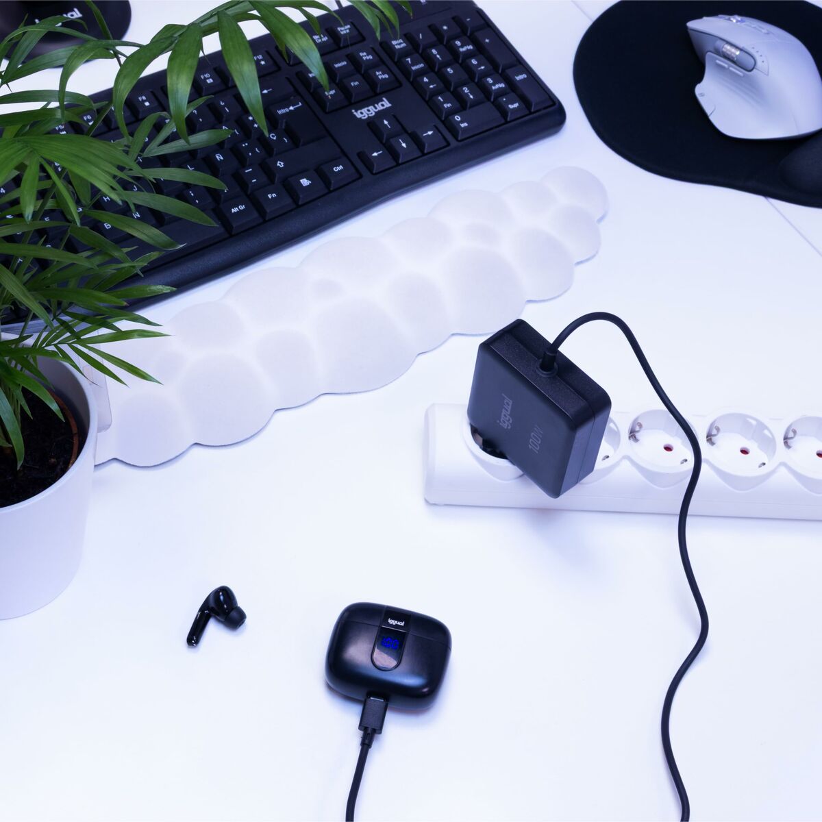 Chargeur d'ordinateur portable iggual IGG319918 100 W