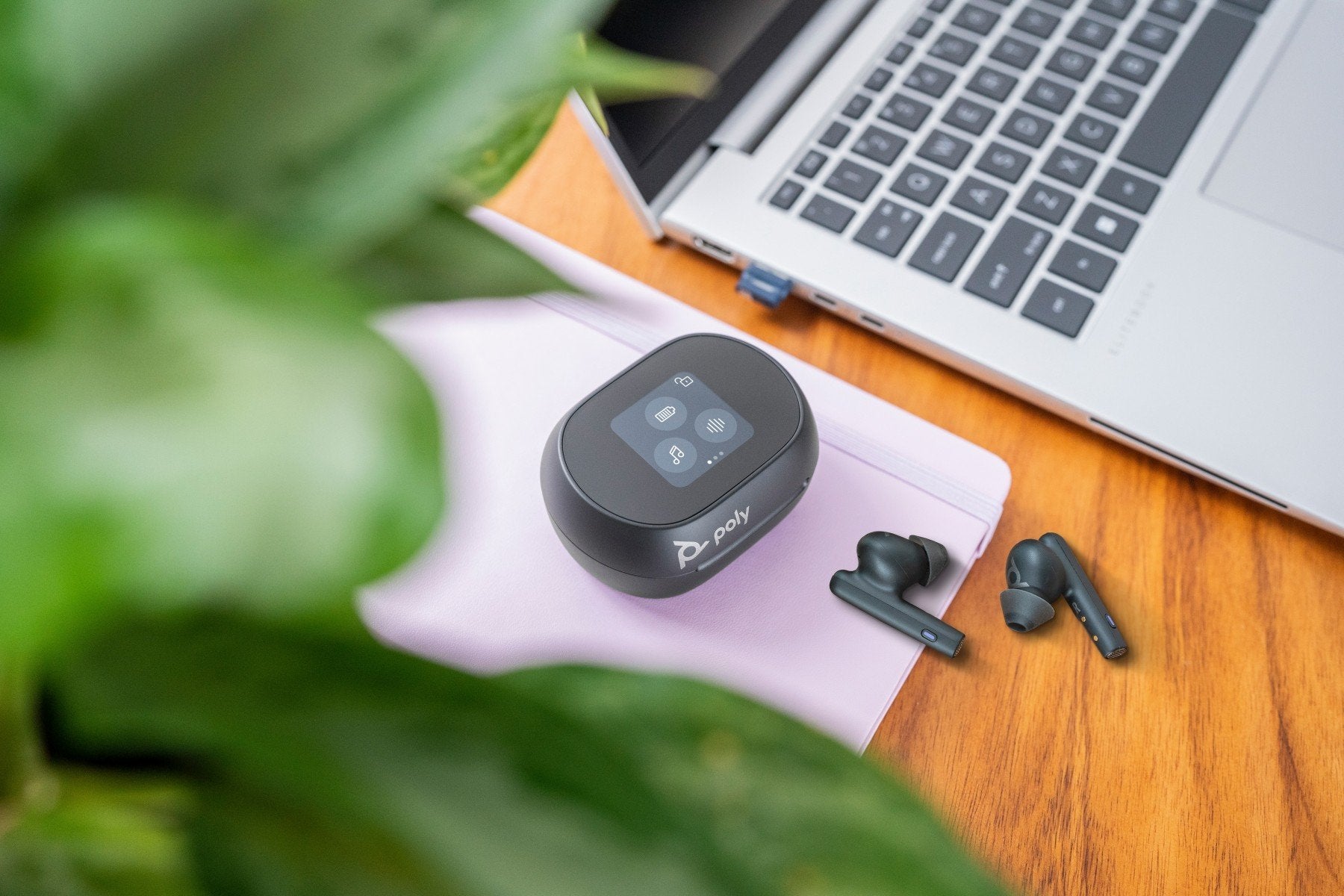 Poly VFree 60+CB Earbuds+BT700C+TSCHC
